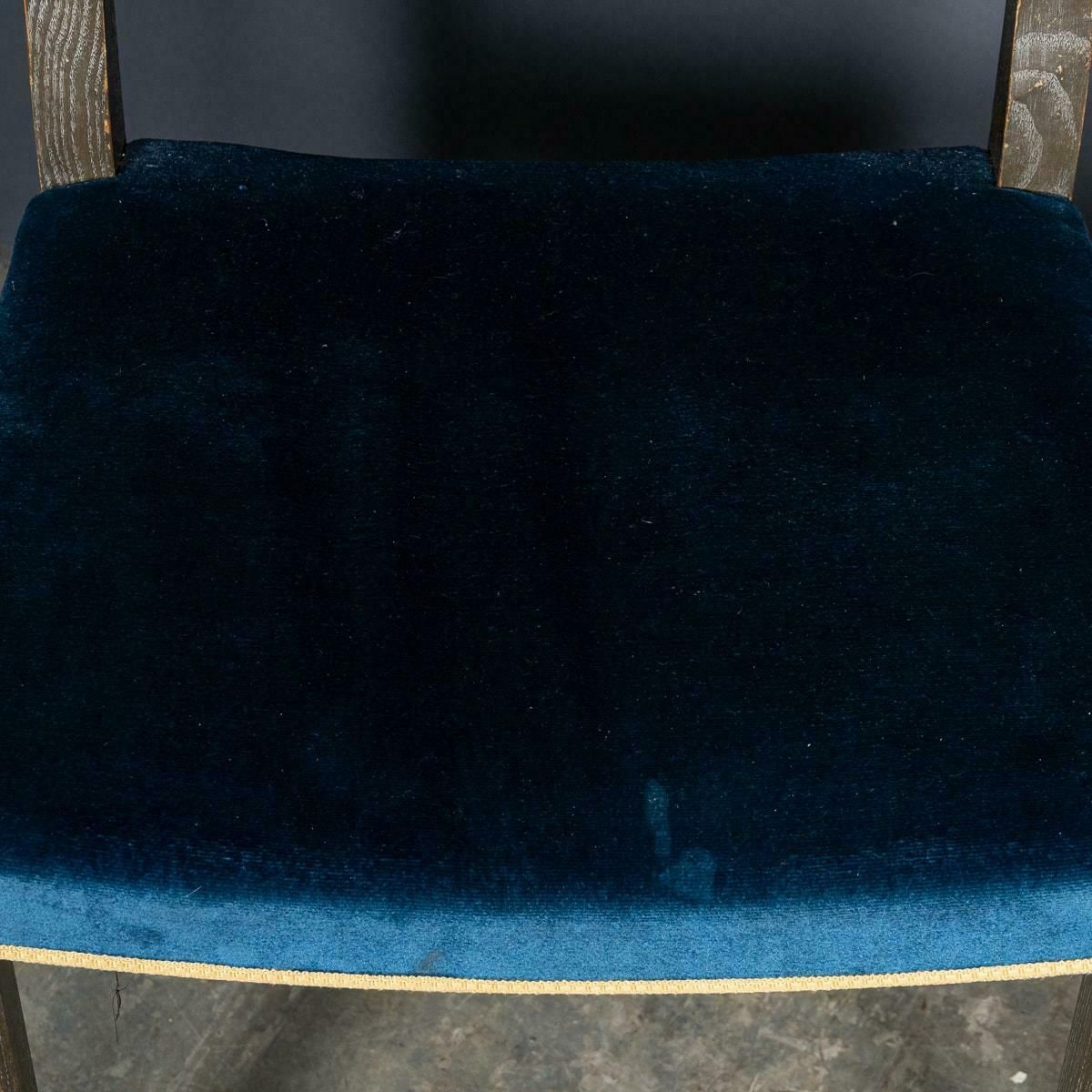 photo vintage Set Of Four Silver Jubilee Commemorative Chairs By Hands Of Wycombe C.1977