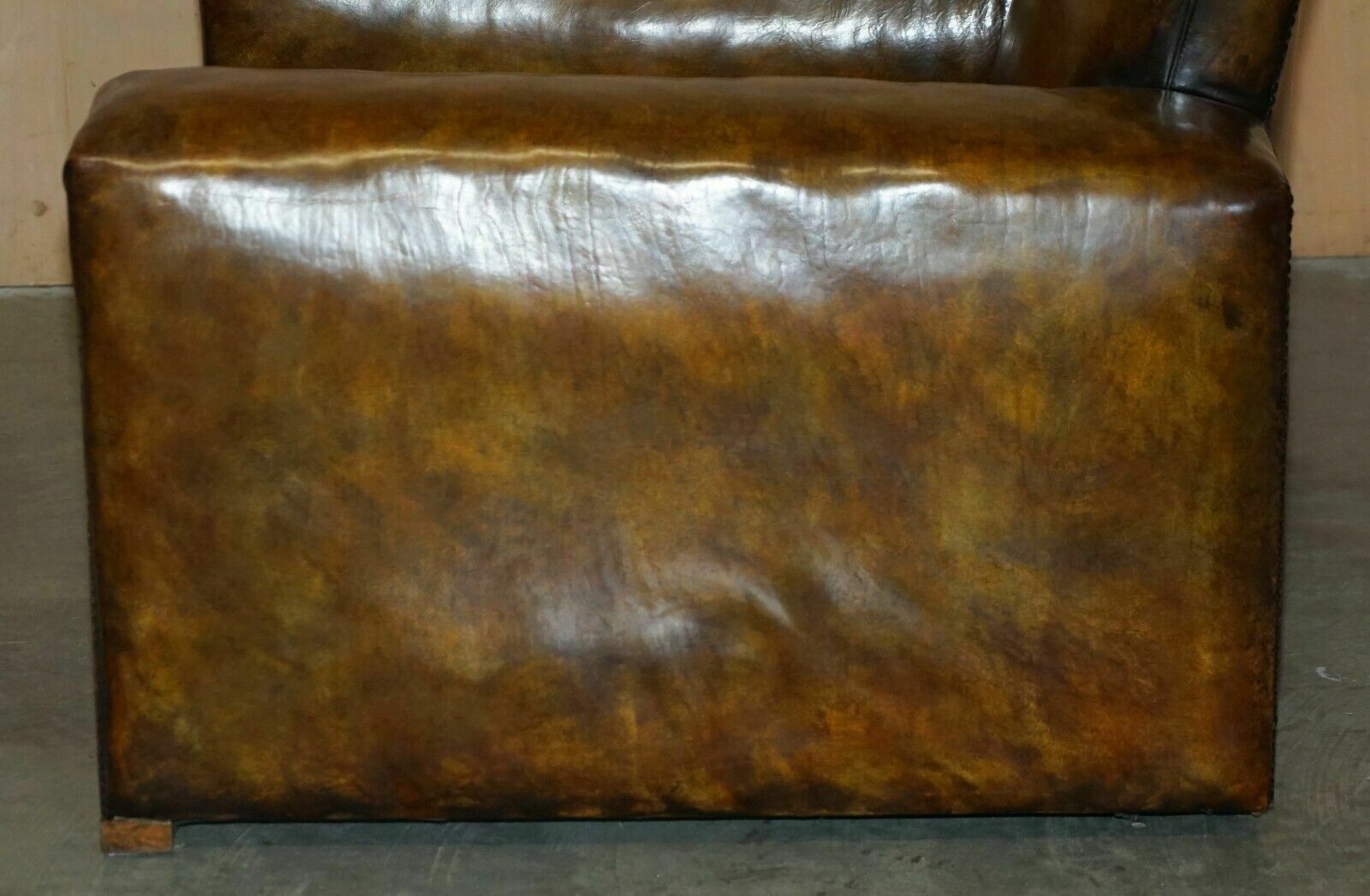 photo vinterior Fully Restored Antique Art Deco Brown Leather Walnut Framed Club Odeon Armchair