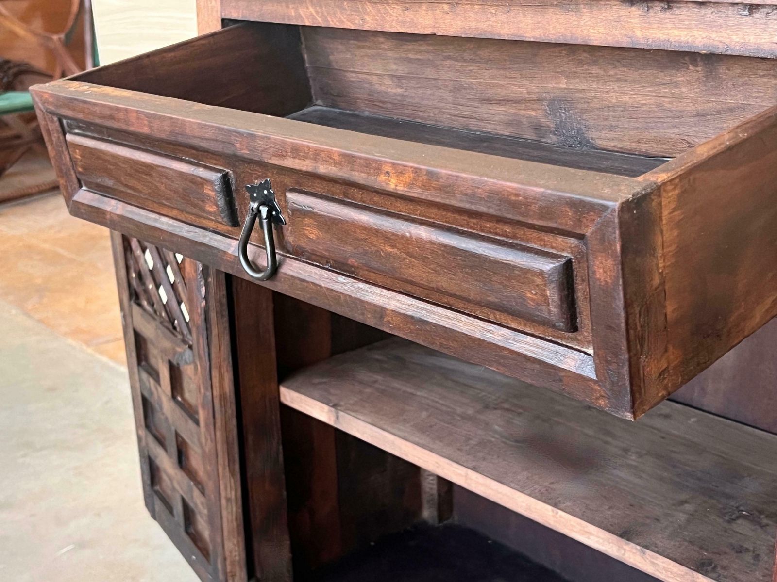 photo for sale Commode espagnole en noyer sculpté, tables de chevet ou console étroite, années 1920