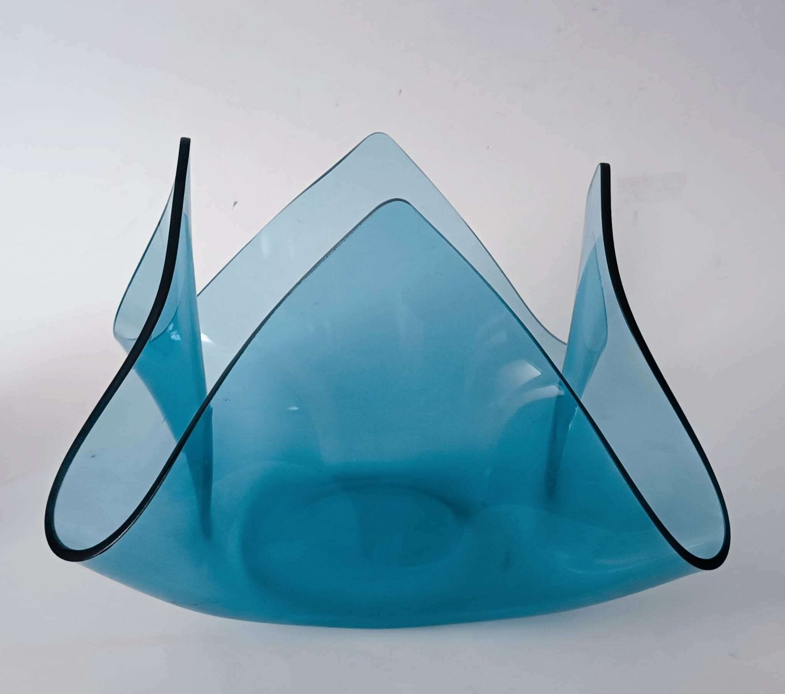 Handkerchief Vase Centerpiece In Light Blue Vintage Plexiglass Design Luigi Massoni Guzzini Space Age Cartoccio photo for sale