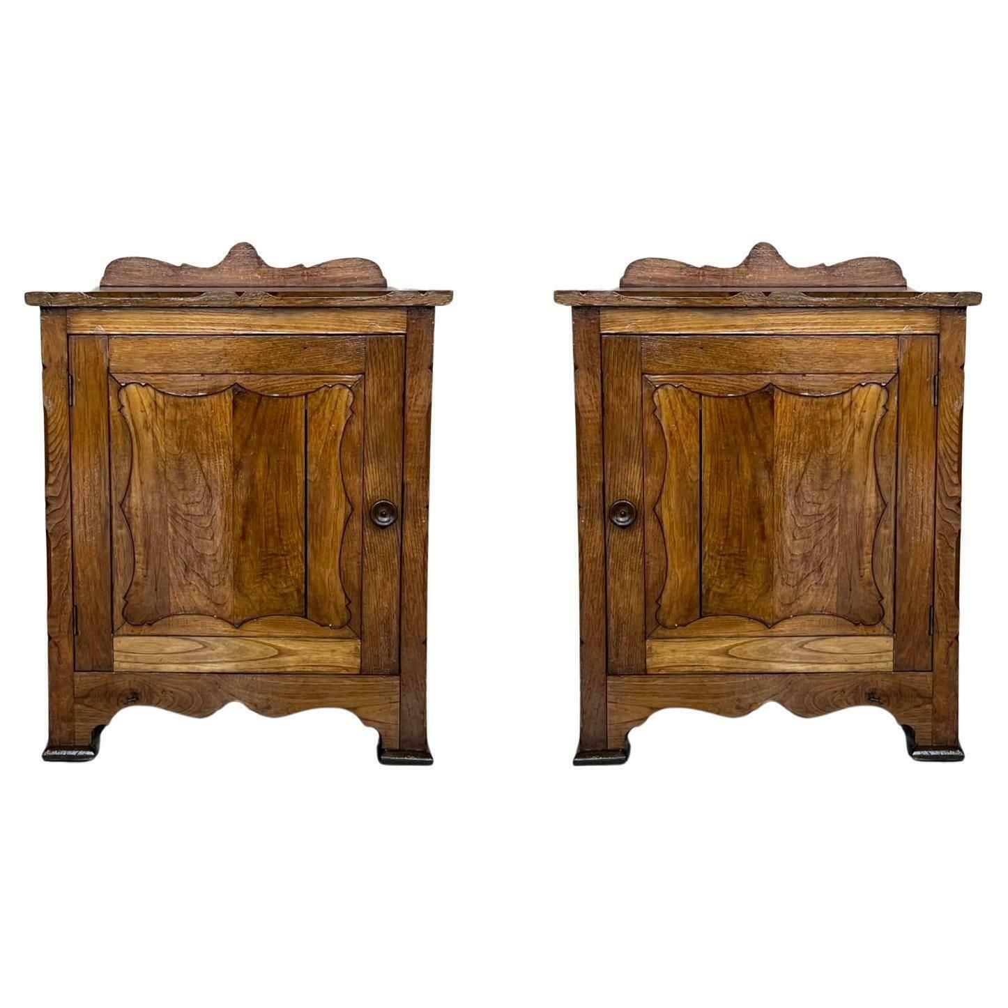 Tables de chevet provinciales françaises vintage en noyer, 1920, lot de 2