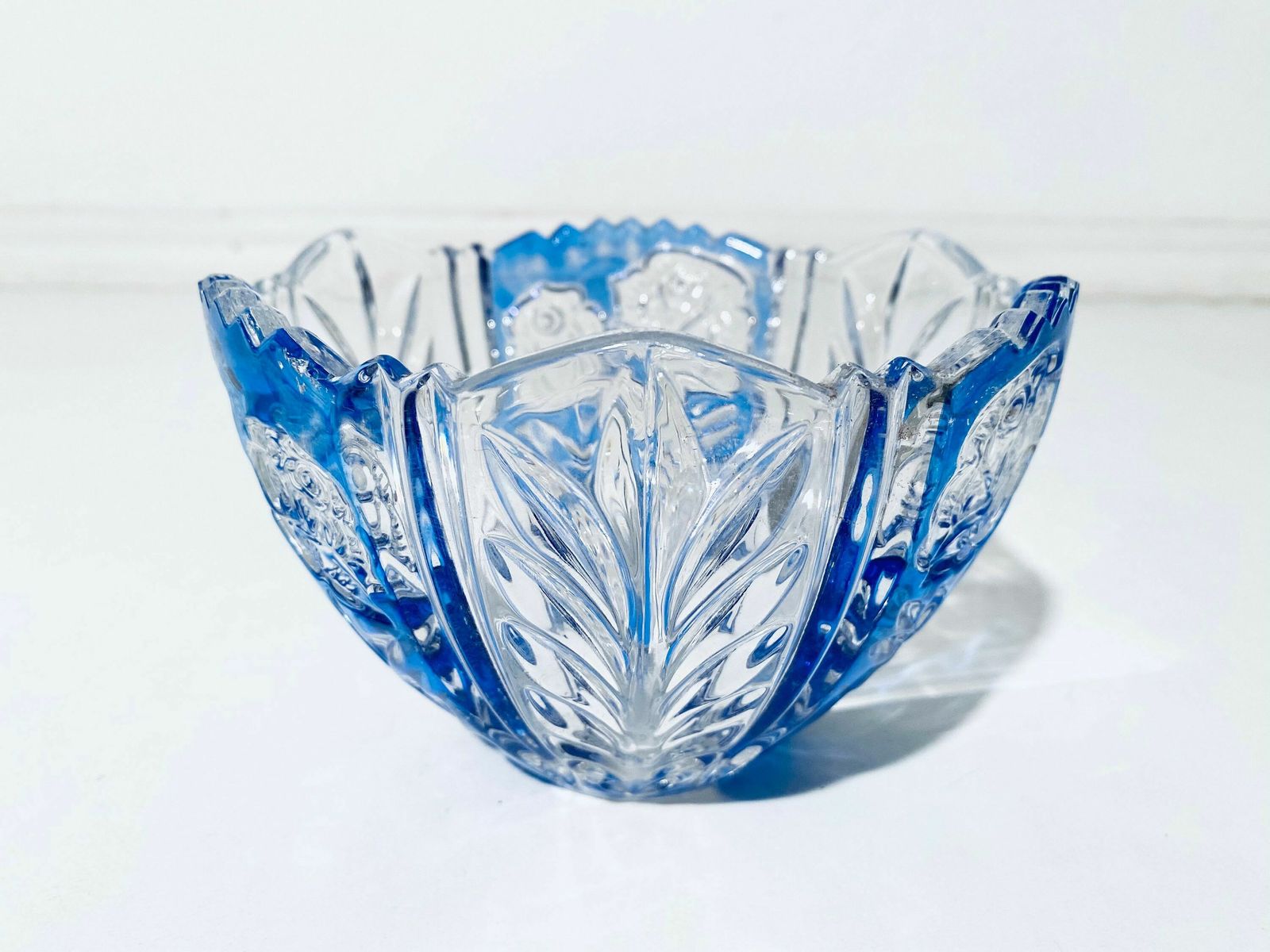 Two Matching Crystal Glass Bowls Set With Floral Motif / 1950s Vintage Design photo Home Decor