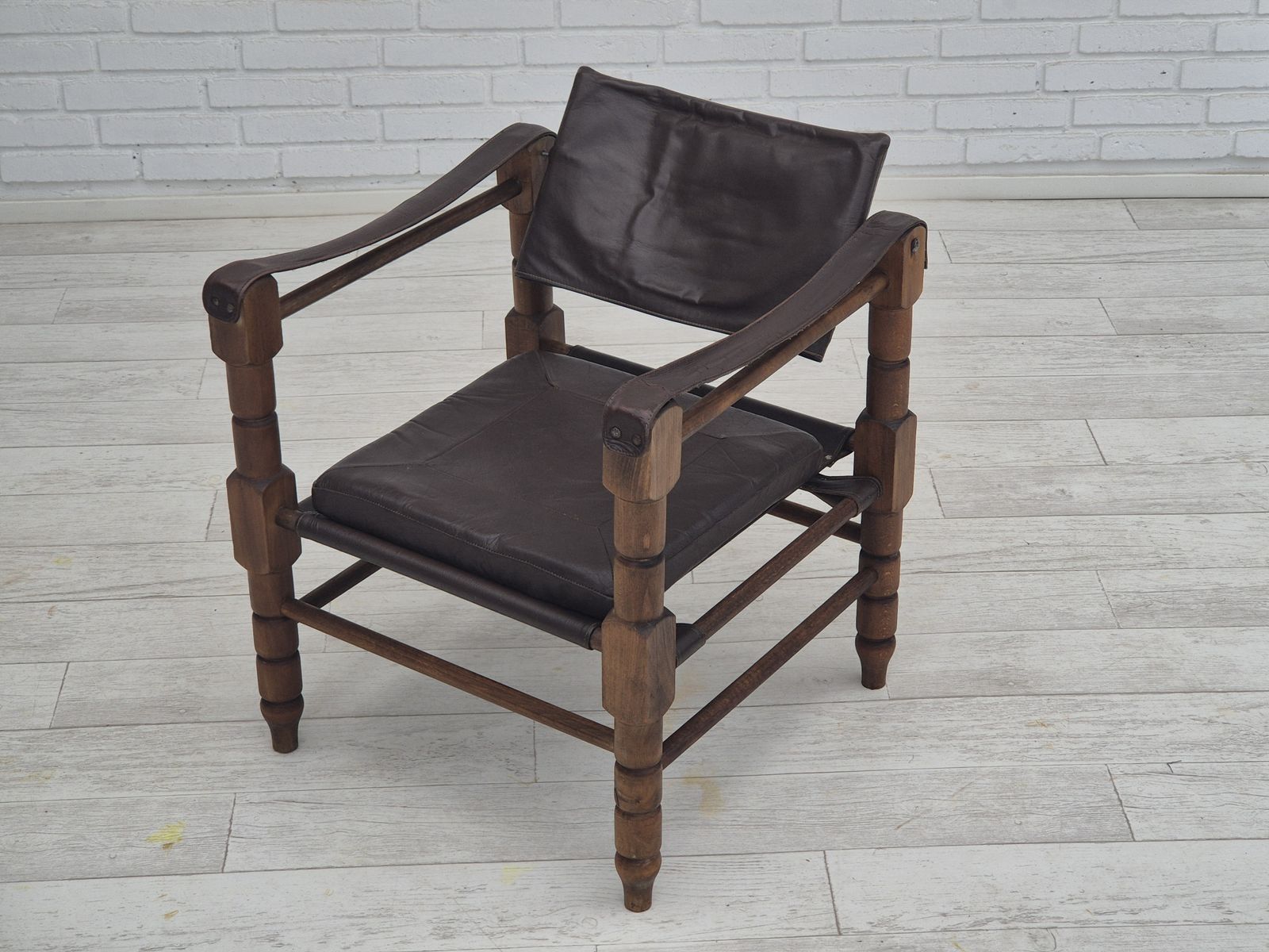 photo furniture 1960s, Scandinavian "Safari" Lounge Chair, Original Condition, Leather, Beech Wood.