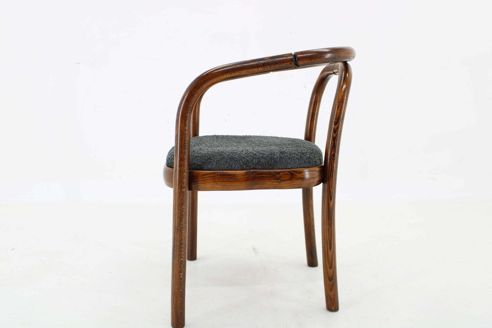 photo furniture 1970s Antonin Suman Set Of Four Dining Chair By Ton