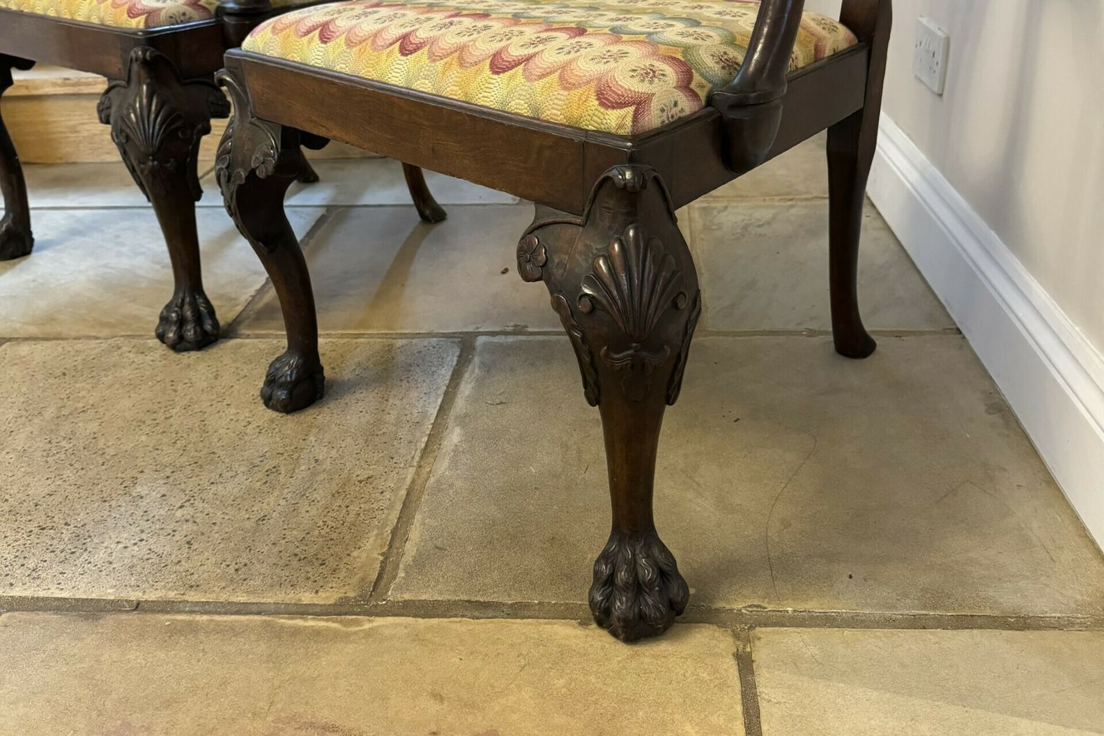 photo furniture Outstanding Quality Set Of Eight Antique Mahogany Irish Chippendale Style Dining Chairs