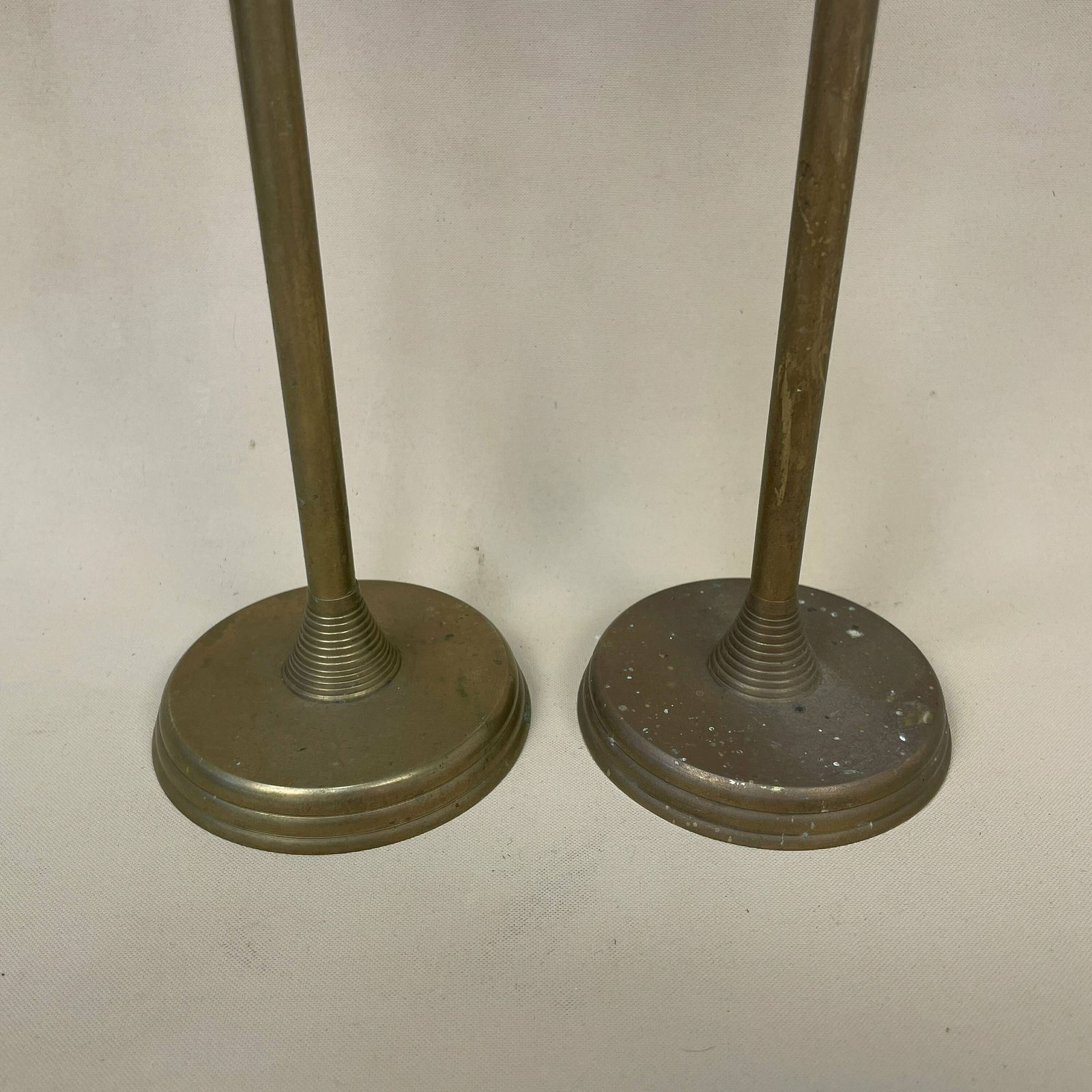 Antique Matching Pair Of Gold Brass Metal Candlestick Candle Stick Vintage Column Taper Dinner Candlesticks Pointed Thin Round Base photo vinterior