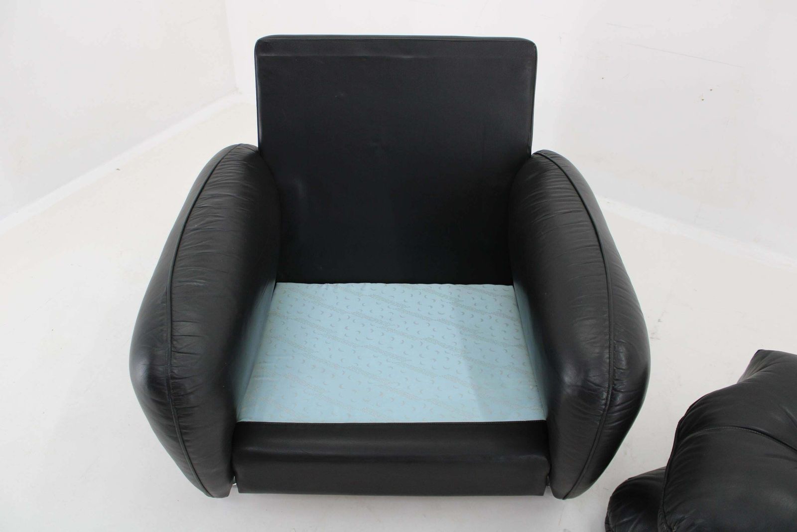 1208.0 1970s Italian Armchair In Black Leather photo
