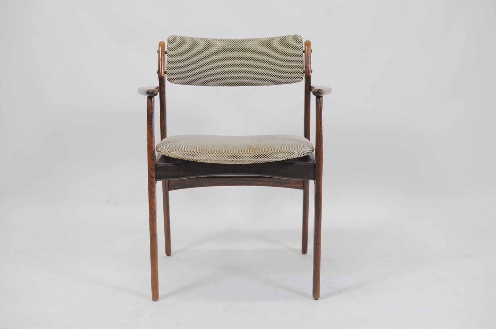 photo vintage 1960s Set Of Four Erik Buch Model 50 Armchairs In Rosewood Reupholstered With Fabric Of Choice