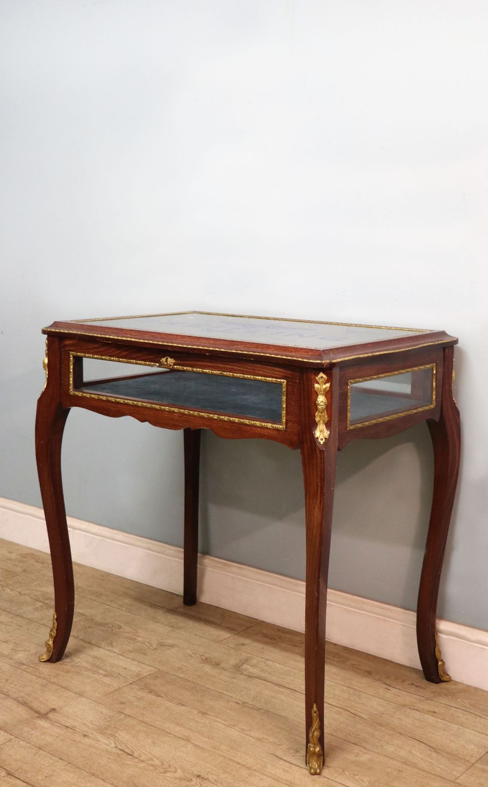 photo vinterior A Lovely 20th Century French Hardwood Bijouterie Display Table Later Sign Written For Breitling Watches.