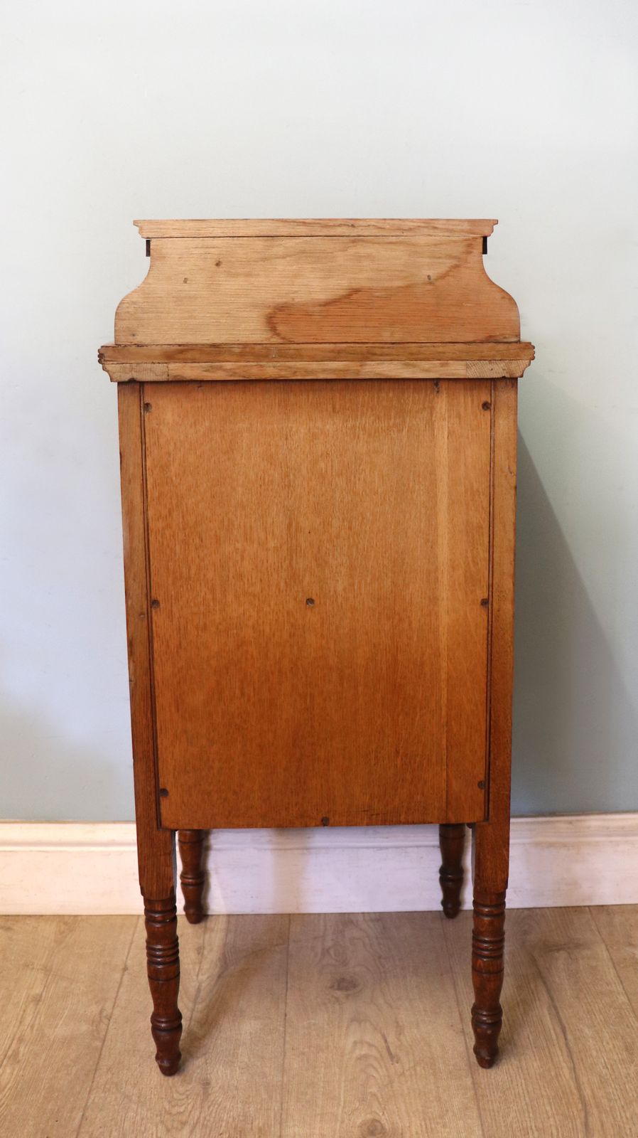 A Lovely Shapland & Petter Oak Inlaid Bedside Cabinet photo vintage