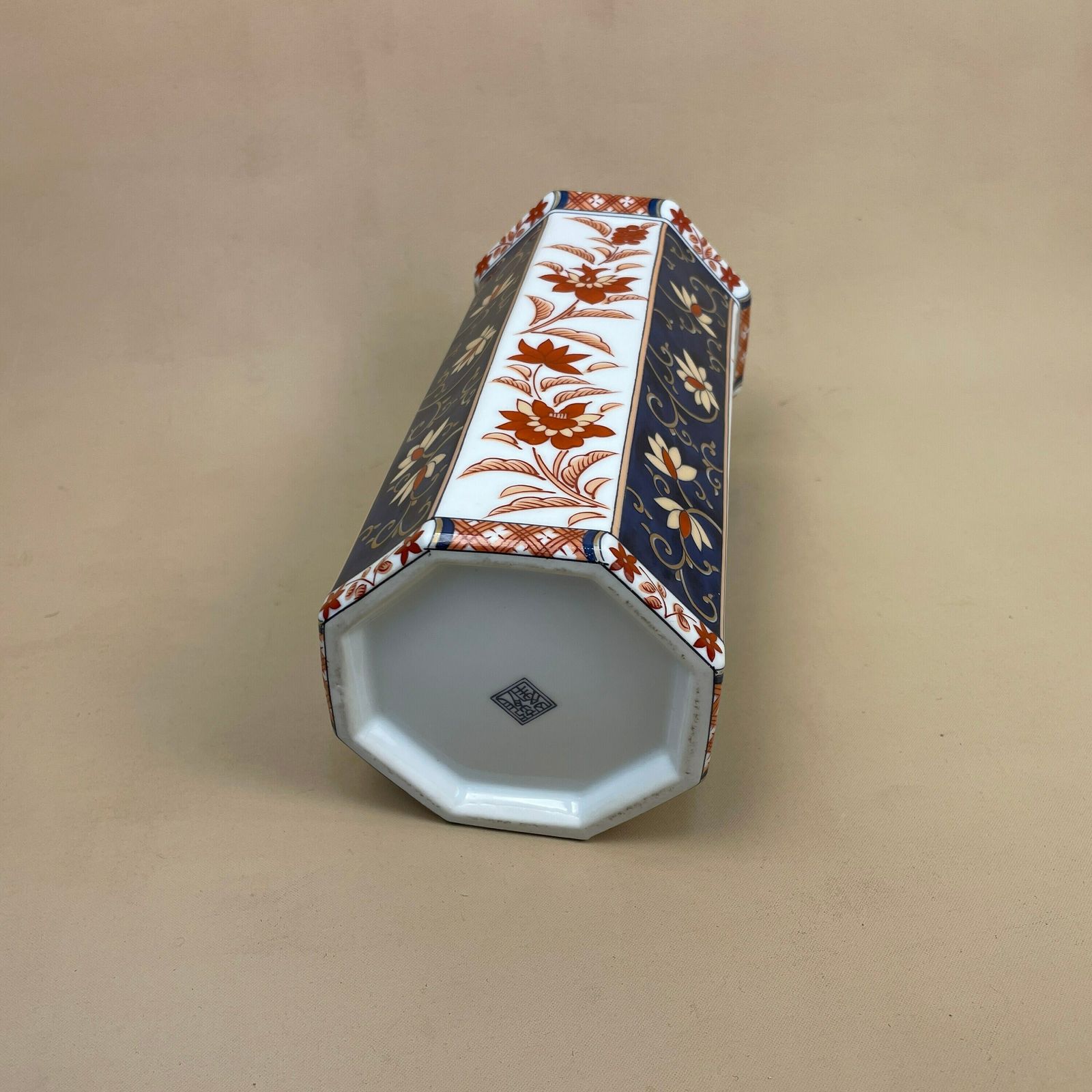 Oriental Chinese Vase Decorative Ceramic Pot Antique Asian Hand Painted Blue White Floral Prunus Pattern Floral Hexagon Funnel Decorative photo Home Decor