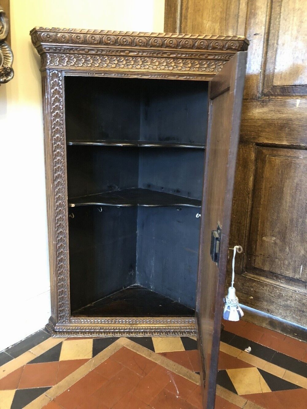 Rare Original Intricately Carved Ornate Oak Antique Corner Cupboard Cabinet Circa   1800's photo vinterior