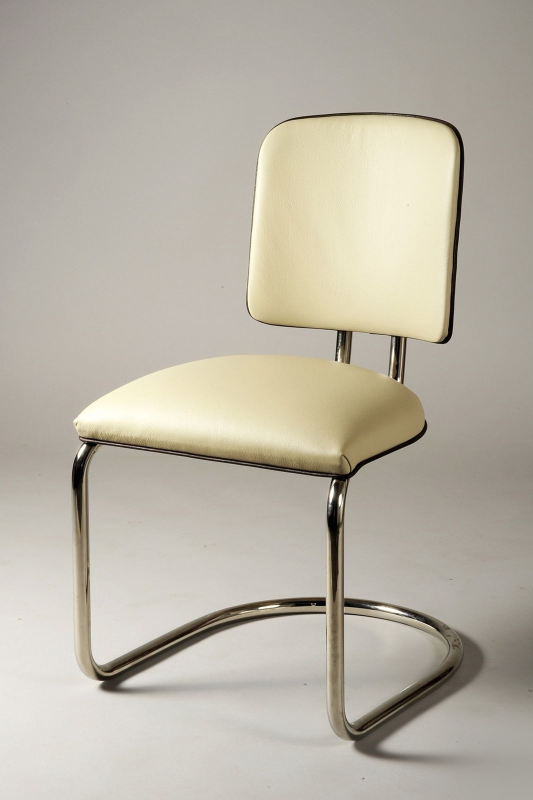 Set Of Four Restored Bauhaus Armchair, Thonet, Leather, Chrome, Austria, 1920s photo furniture