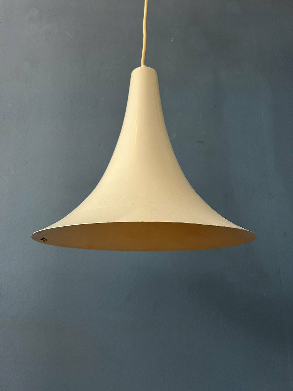 Kleine Vintage Beige Heksenhoed Hanglamp photo vintage