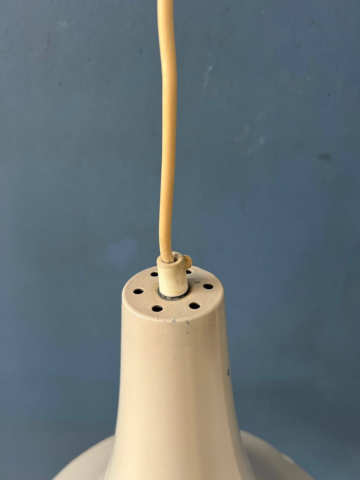 photo for sale Kleine Vintage Beige Heksenhoed Hanglamp