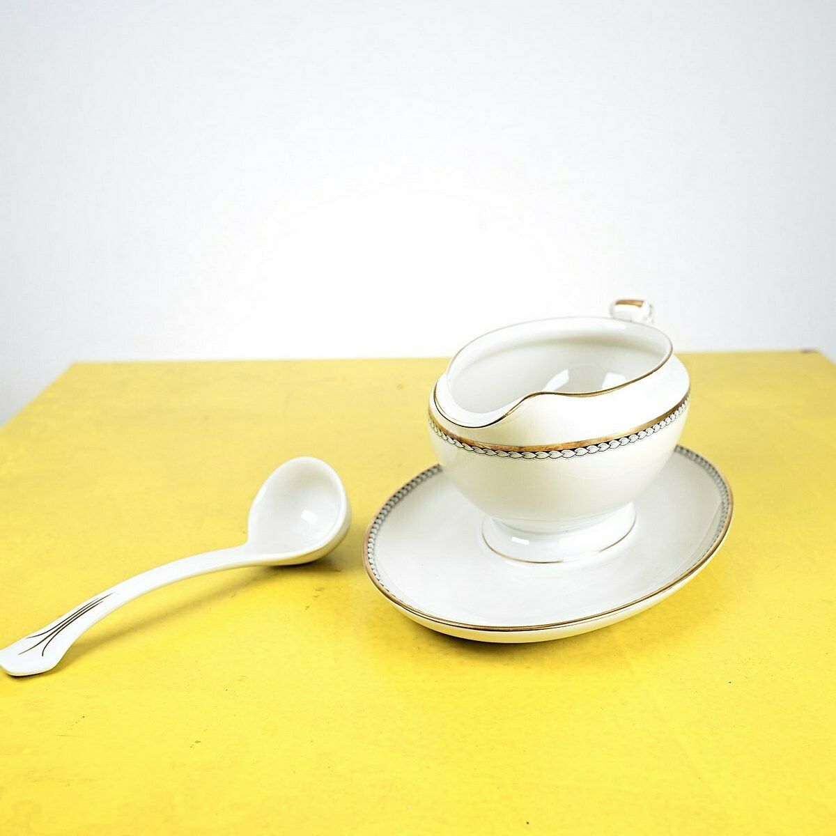 Ceramic Gravy Boat, Heinrich Ivory Body Supreme Bavaria Germany photo 85.0