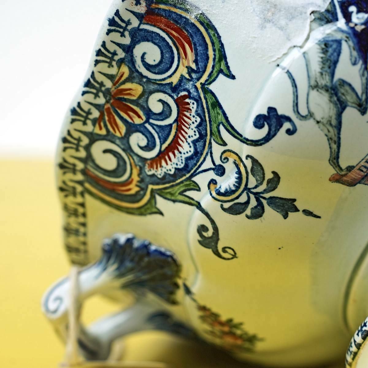 Ceramic Flower Holder photo 234.0