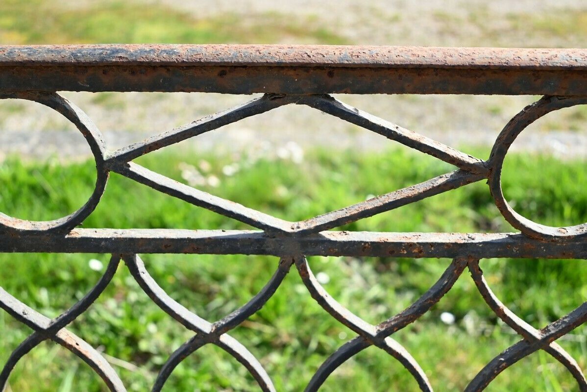Wrought Iron Window Railings – 2nd Part 18th Century photo vinterior