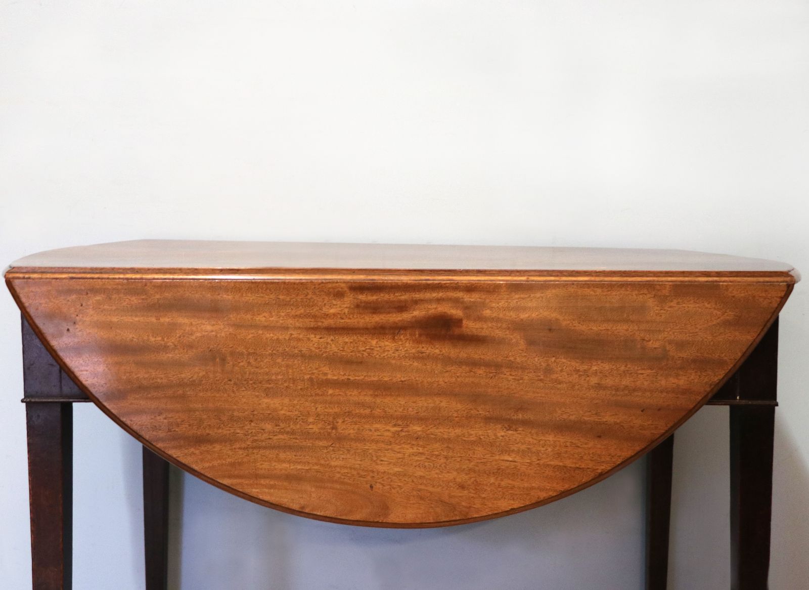 photo furniture A Lovely Late Georgian Mahogany Pembroke .