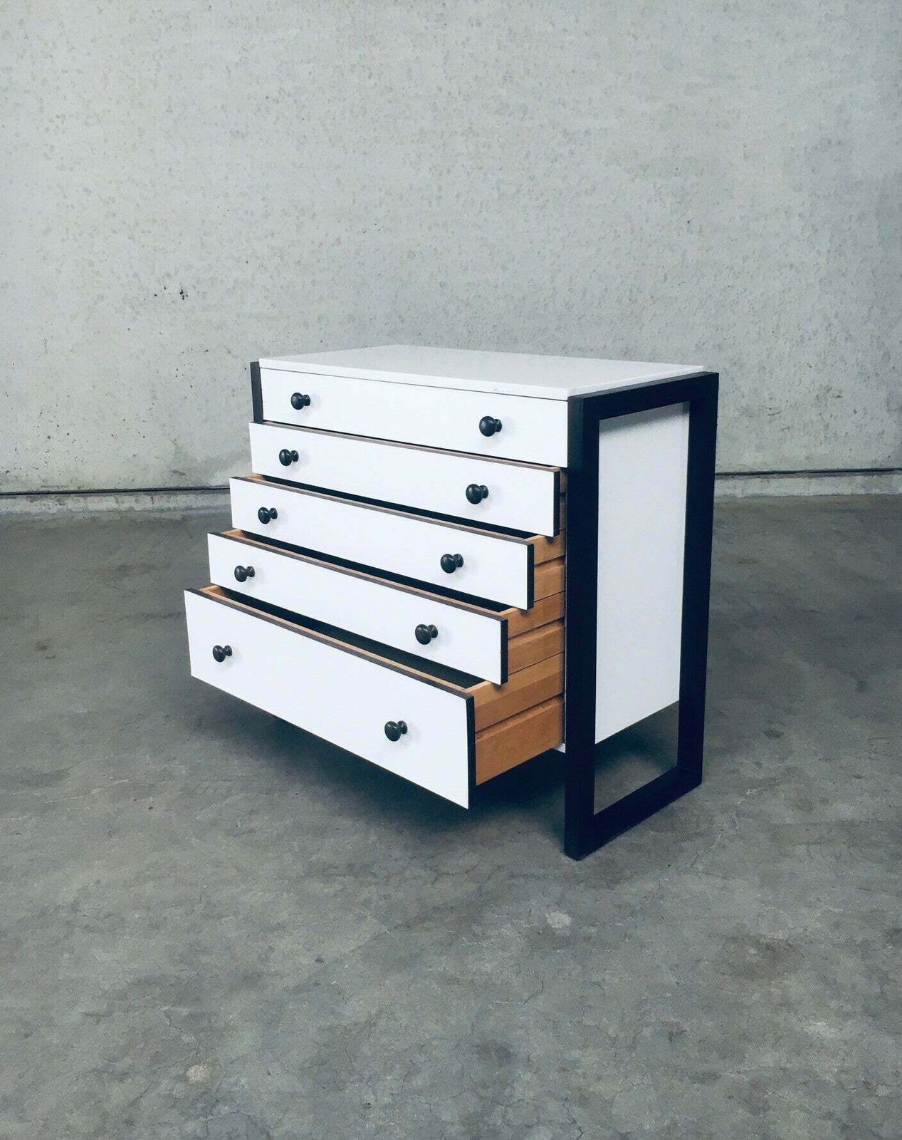 photo buy Mid Century Modern Ladekast, België, Ca. Jaren 1960