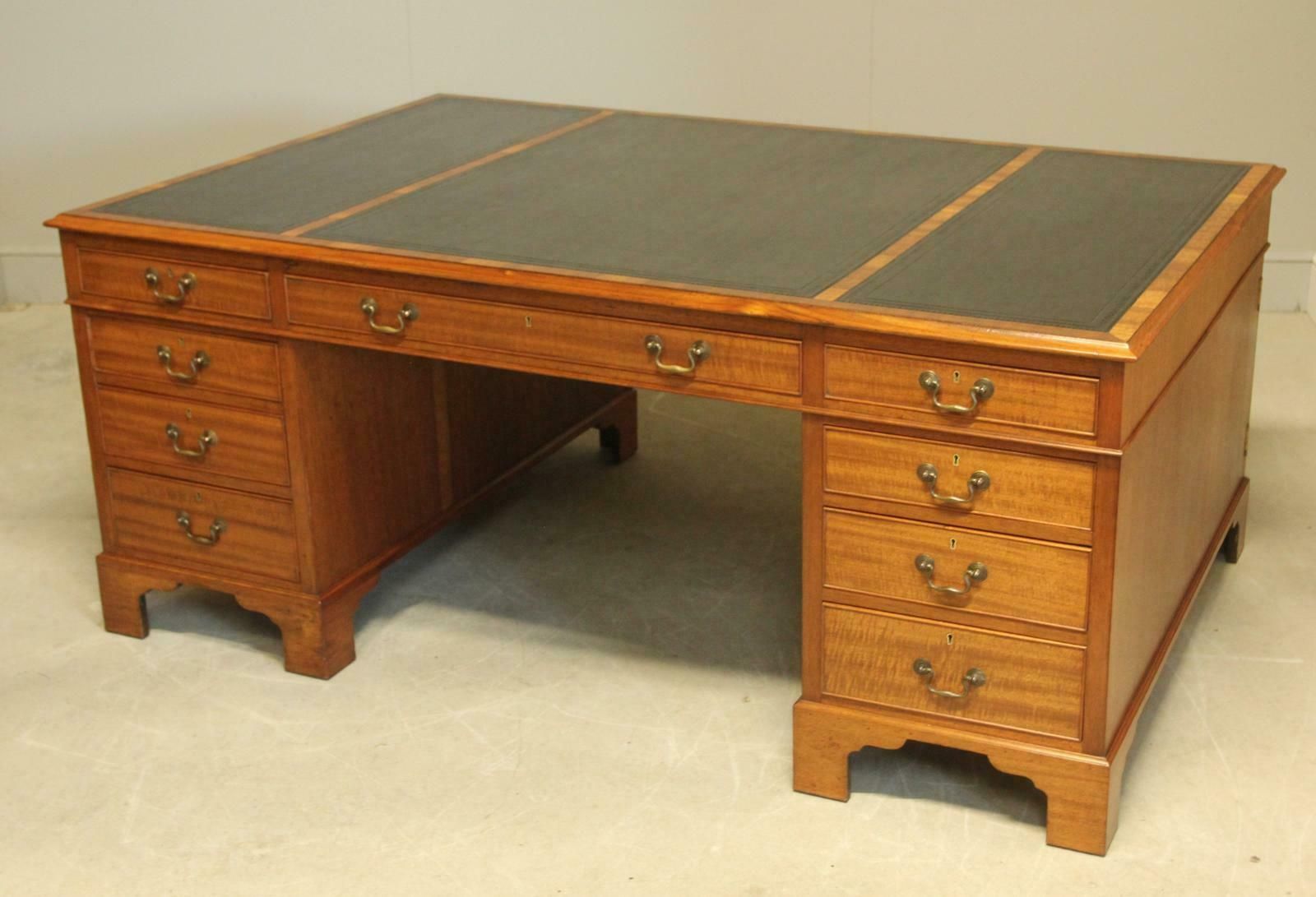 Early 20th Century Large Mahogany Partners Desk photo 2500.0