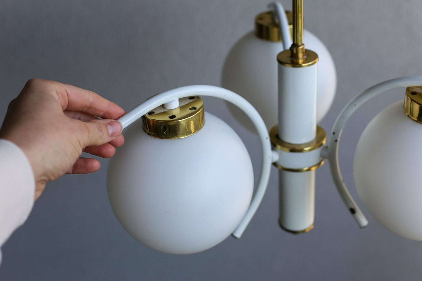 Vintage White Sputnik Pendant Lamp / Three Arm Chandelier / Mid Century Modern Pendant Lamp Made In Yugoslavia / Space Age Atomic Lamp photo vinterior