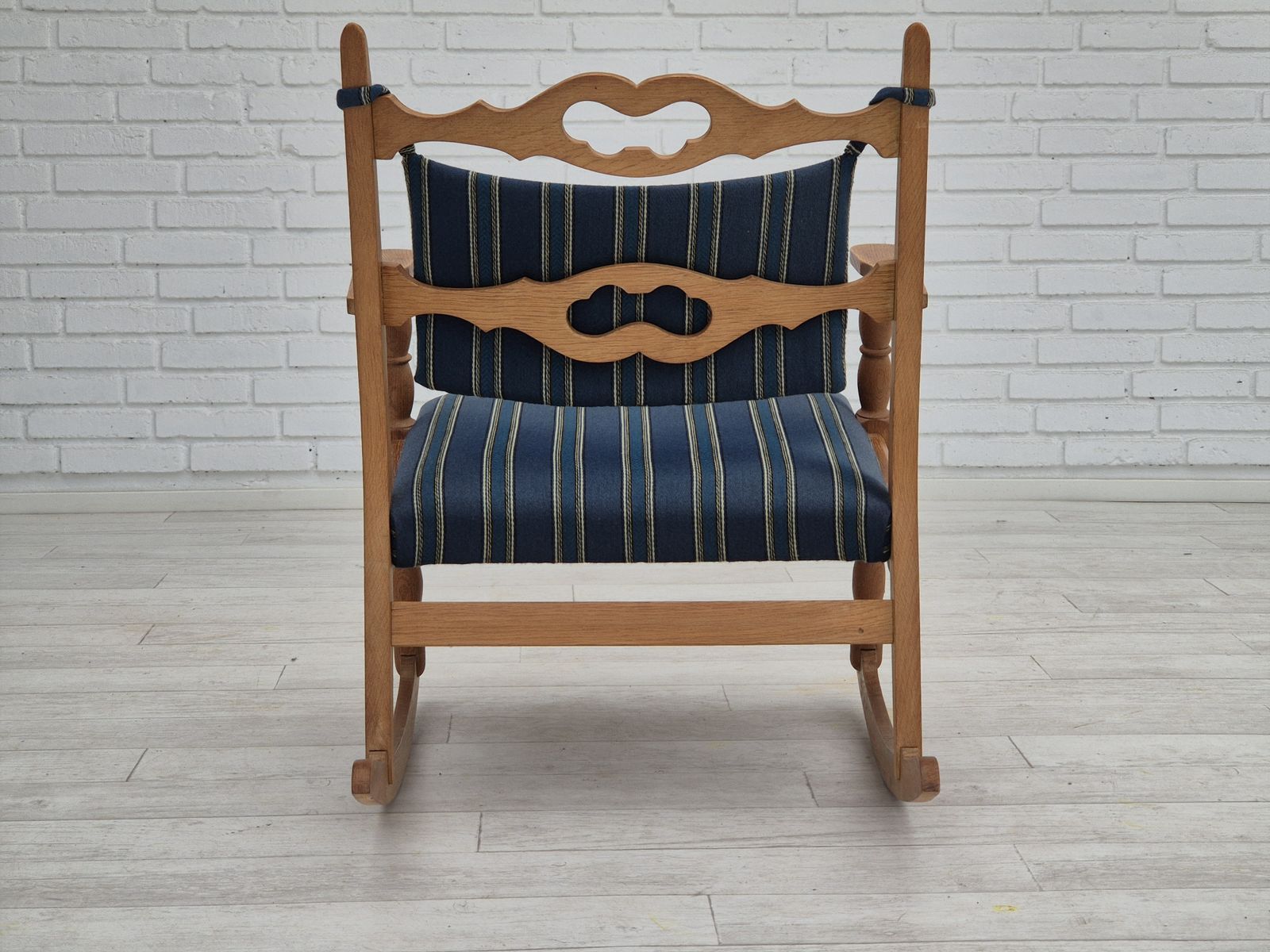 Ca. Jaren 1970, Deens Design, Schommelstoel Van Eikenhout Met Voetenbank, Meubelwol, Ongerestaureerde Staat. photo 1150.0