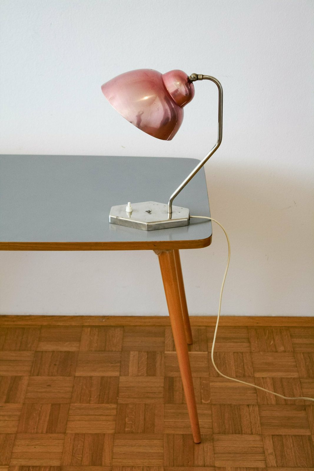 Mid Century Modern Desk Lamp / Vintage Desk Lamp Made In Yugoslavia / Vintage Table Lamp / Mid Century Pink Table Lamp By Inkop 60s