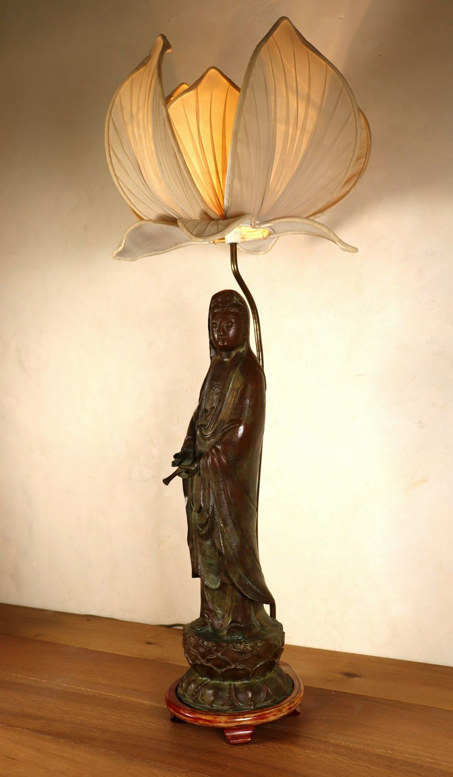 1970's Bronze Guanyin Chinese Asian Lamp Hollywood Regency With Lotus Flower Lampshade (St.169) photo furniture