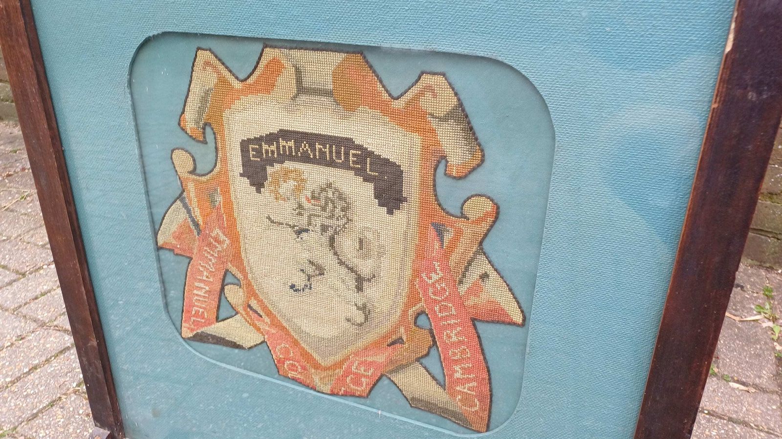 Rare And Antiquated Vintage University Oak Fire Screen Tapestry Oxbridge Cambridge Emmanuel photo buy