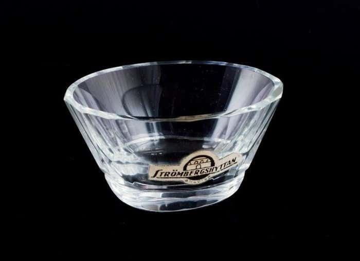 Fåglavik Glasbruk (1874 1980)  Sweden  Five Glass Salt Cellars  Mid 20th C. photo furniture