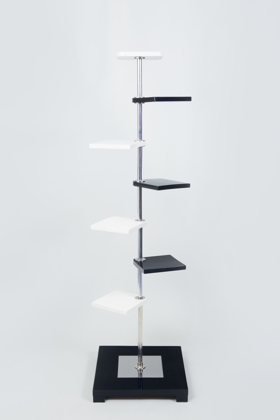 Restored Bauhaus Flower Pedestal, By Robert Slezák, Chrome, Steel, Czech, 1930s photo vinterior