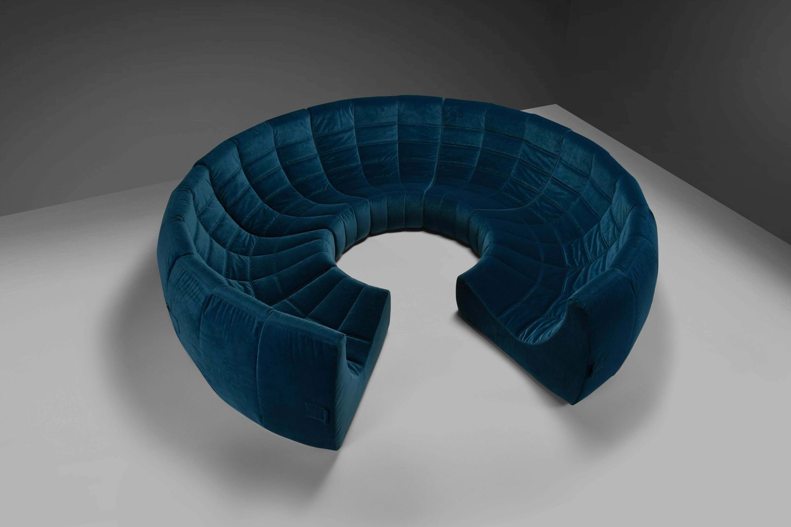 Rare And Exceptional 'Gilda' Circle Sofa In Velvet By Michel Ducaroy, 1972 photo vinterior