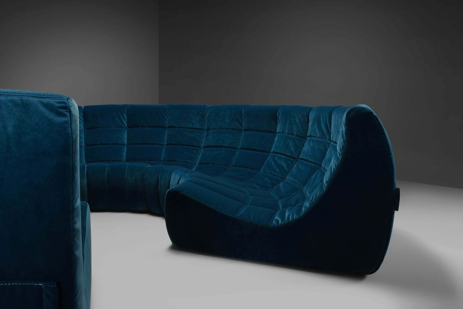 Rare And Exceptional 'Gilda' Circle Sofa In Velvet By Michel Ducaroy, 1972 photo vintage