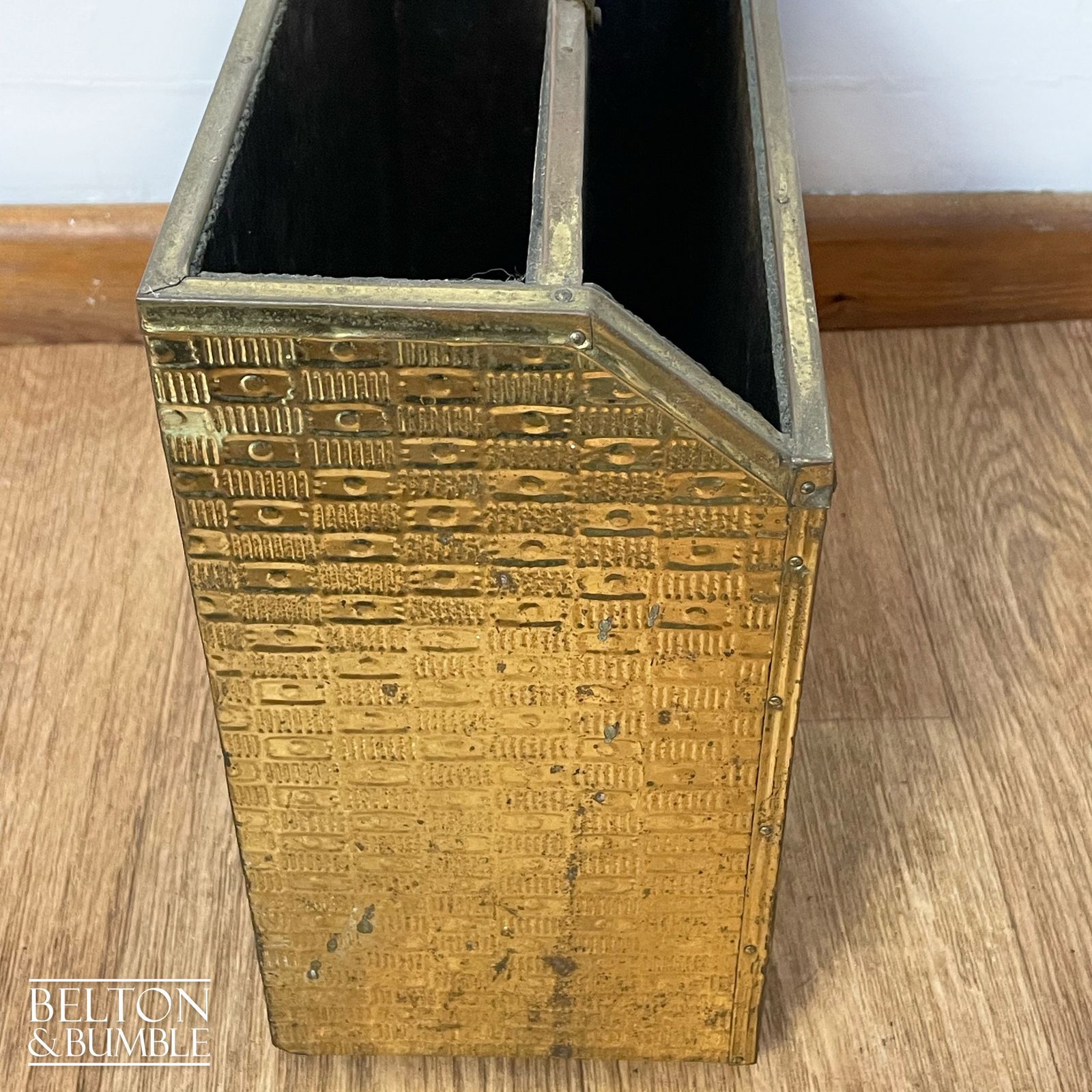 Mid Century Brass On Wood Magazine Holder With Coach & Horses Embossed photo vinterior