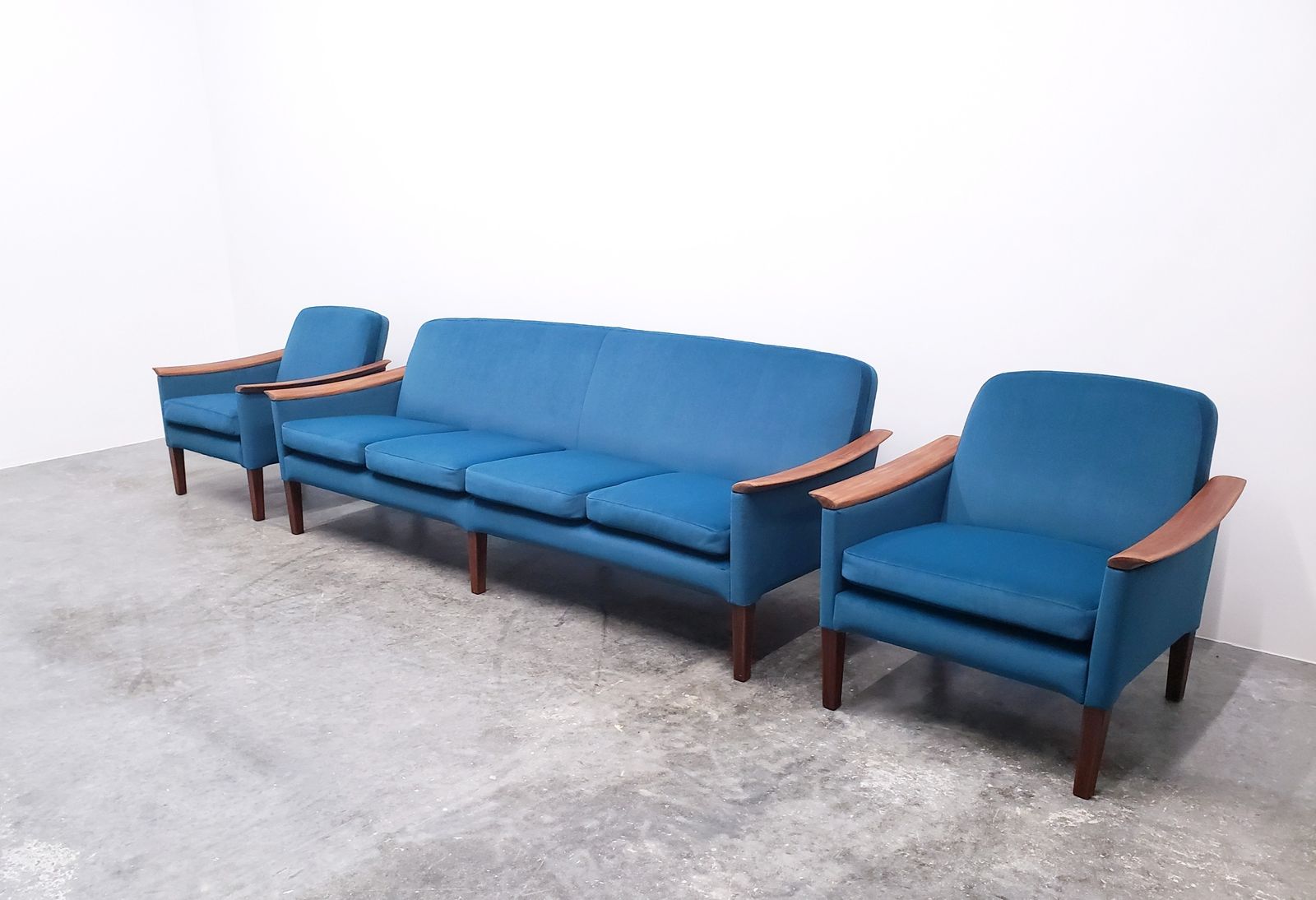 1960 Mid Century Danish Teak Lounger In Teal Velvet photo for sale