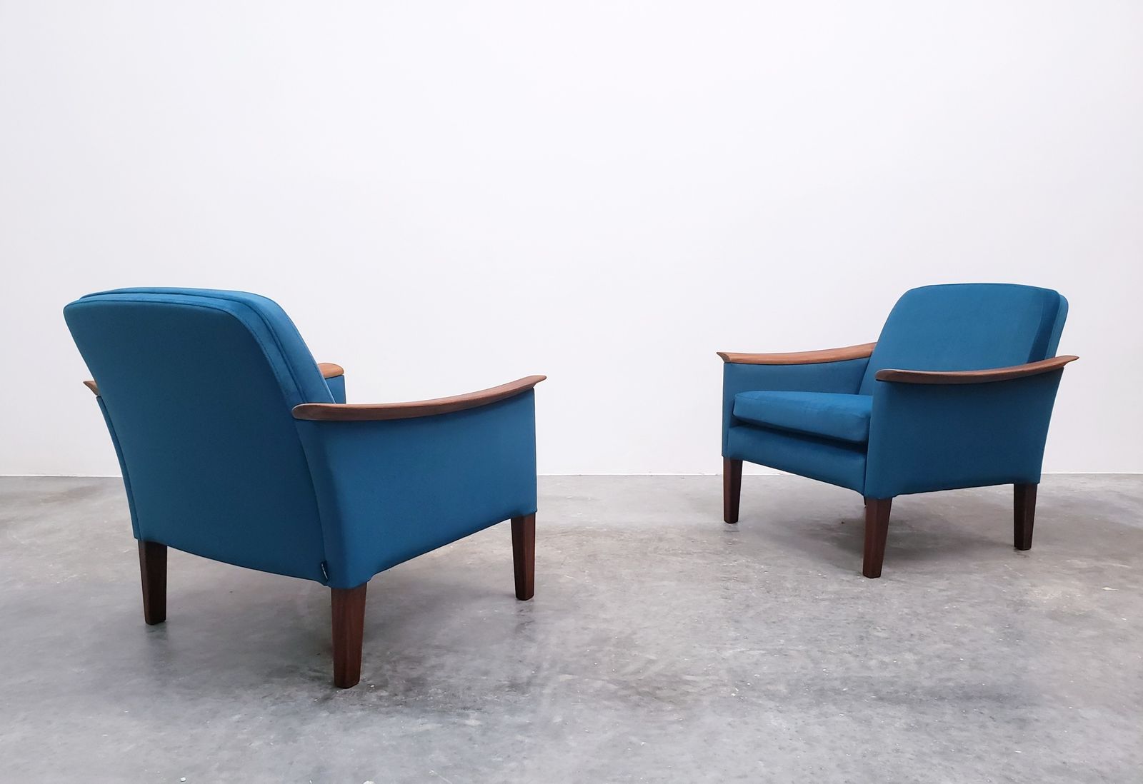 1960 Mid Century Danish Teak Lounger In Teal Velvet