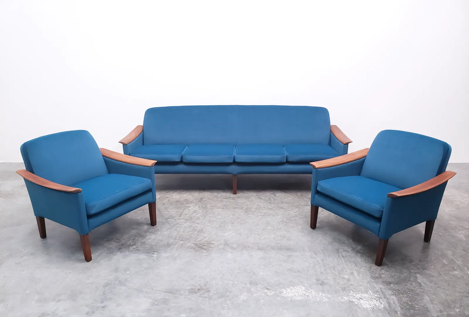 1960 Mid Century Danish Teak Lounger In Teal Velvet photo vinterior