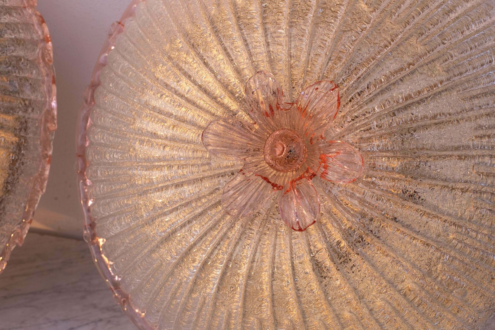 photo furniture Set Of 2 Large Size Iitalian Pink And Murano Glass Ceiling Flower