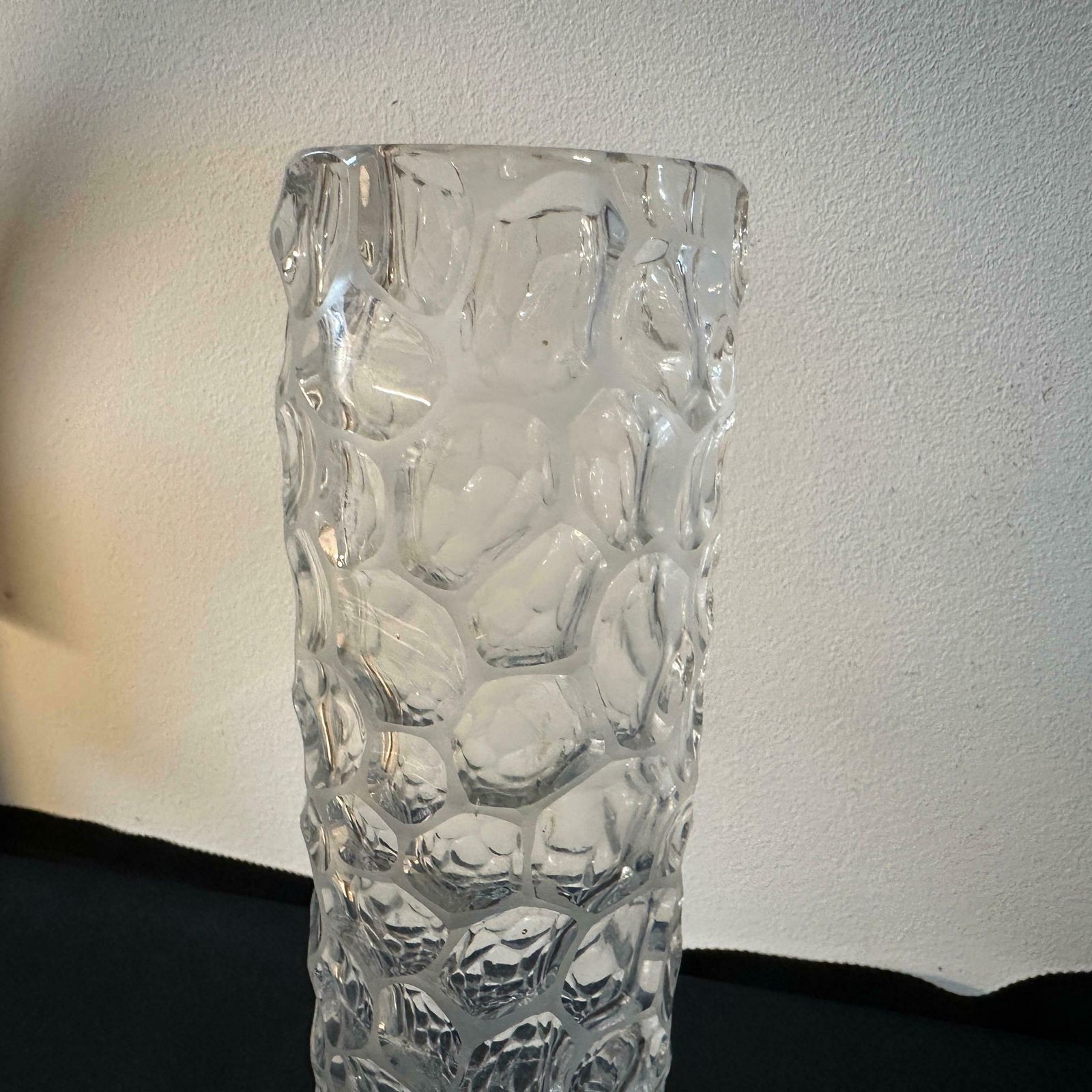1970s Modernist Hammered Clear Glass Italian Cylindrical Vase photo 383.0