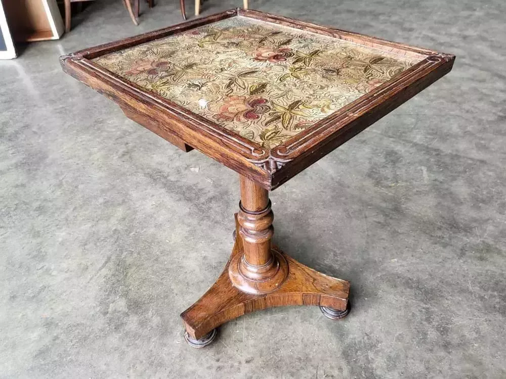 photo furniture Antique Victorian Embroidered Tripod Side End Lamp Table Pedestal Table