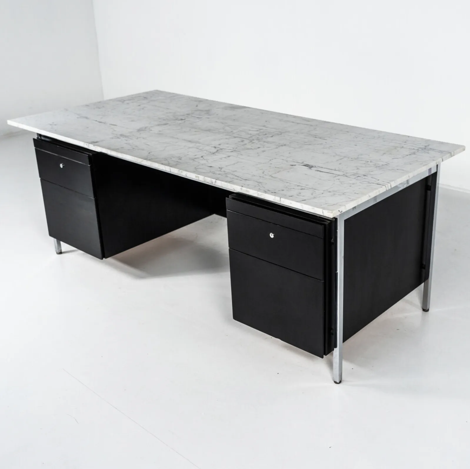 Mid Century Modern Desk By Florence Knoll For Knoll International