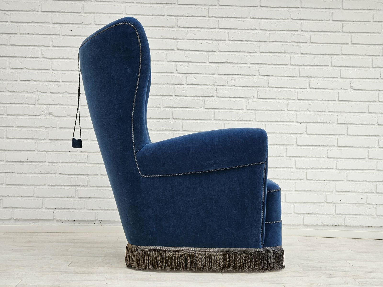 1950.0 Jaren 1960, Deense Fauteuil Met Hoge Rugleuning, Blauwe Meubelvelours. photo
