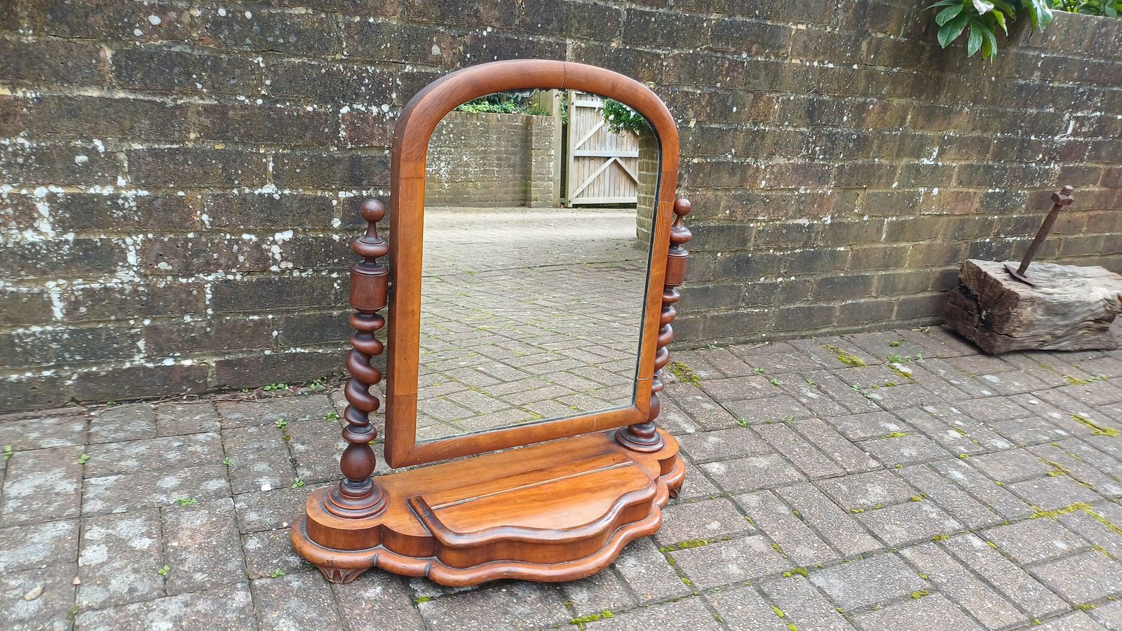 Huge Beautiful Classic Victorian Dressing Table Mirror With Trinket Compartment Barley Twist Supports. Free Hand Delivery. Adjustable Swing. photo for sale