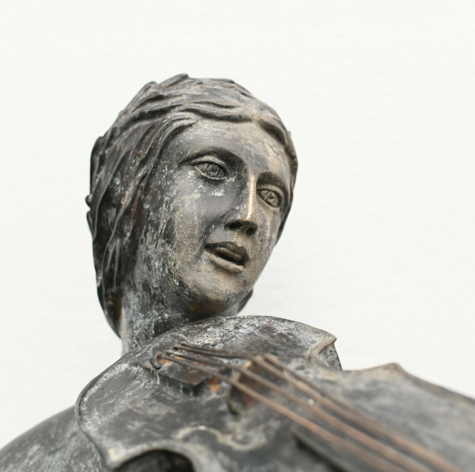 Bronze Female Violinist Statue Roman Maiden Garden Art Violinist photo furniture