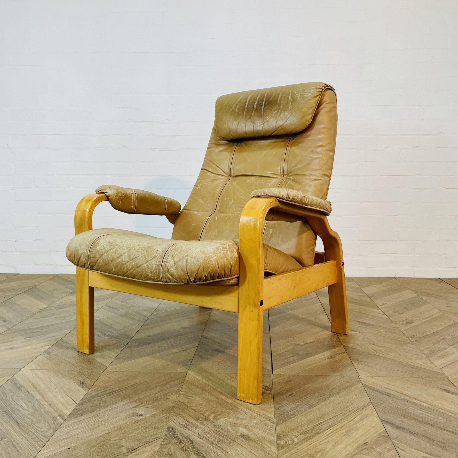 Mid Century Leather Lounge Armchair By Skoghaug Industries, 1970s