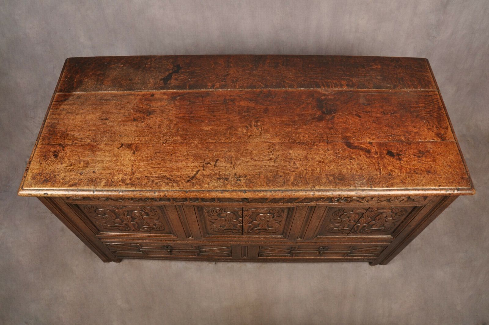 Queen Anne Oak Mule Kist, 18th Century And Earlier photo for sale