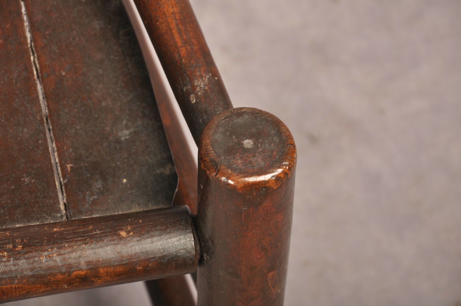 photo vinterior A Near Pair Of 17th Century Ash Turners Chairs