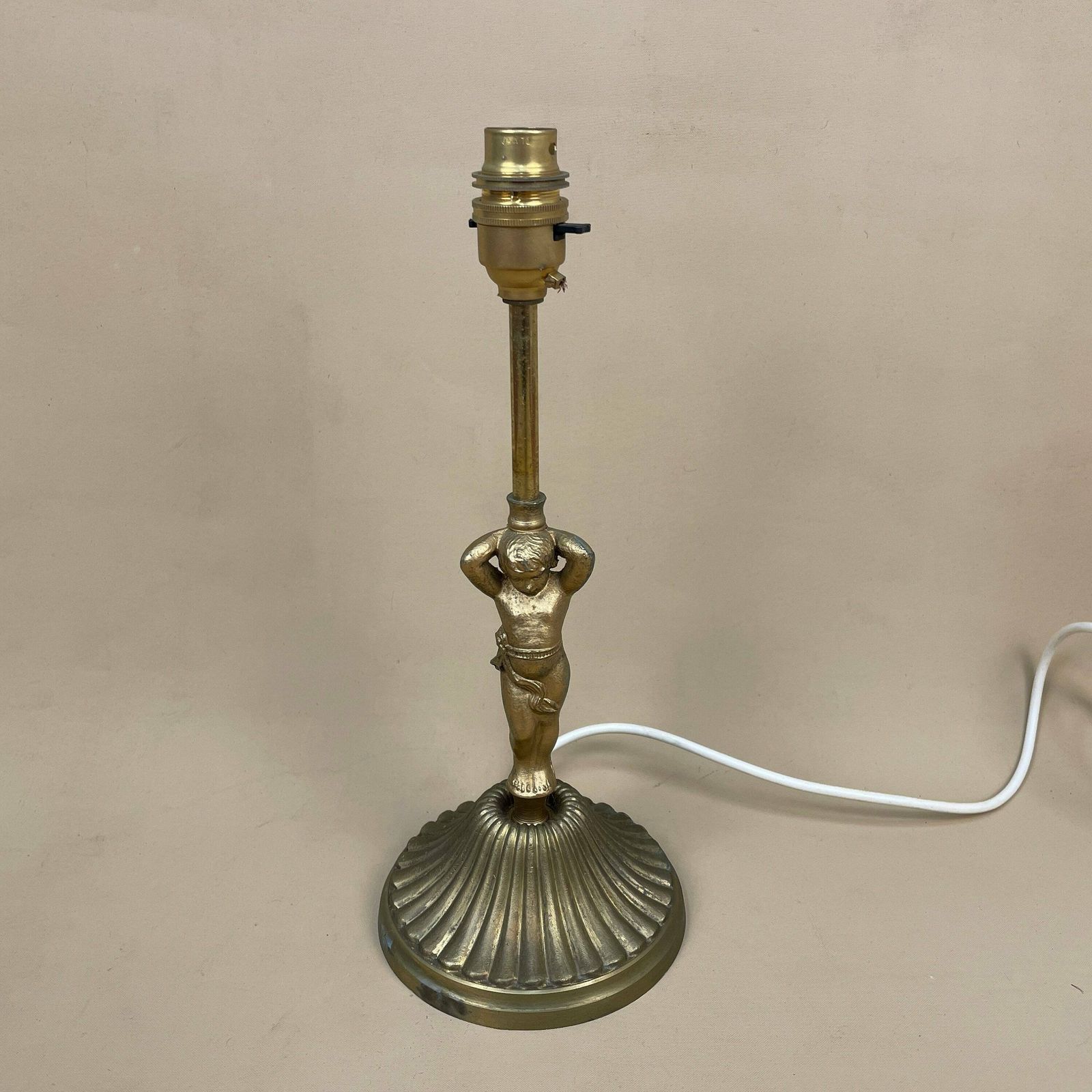 Antique Metal Gold Brass Lamp Light Bedside Side Table Desk Column Ornate Detail Round Base Antique Cherub Baby Vintage Pattern Patterned