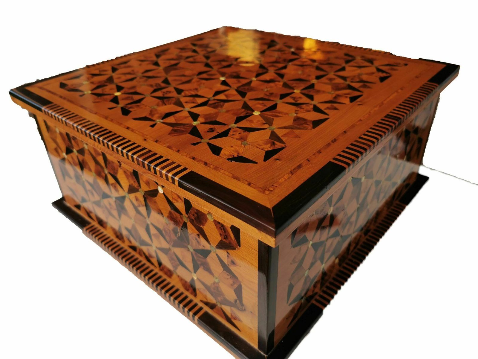 Luxurious Large Inlaid Jewellery Box.Thuya Burl, Mother Pearl And Ebony
